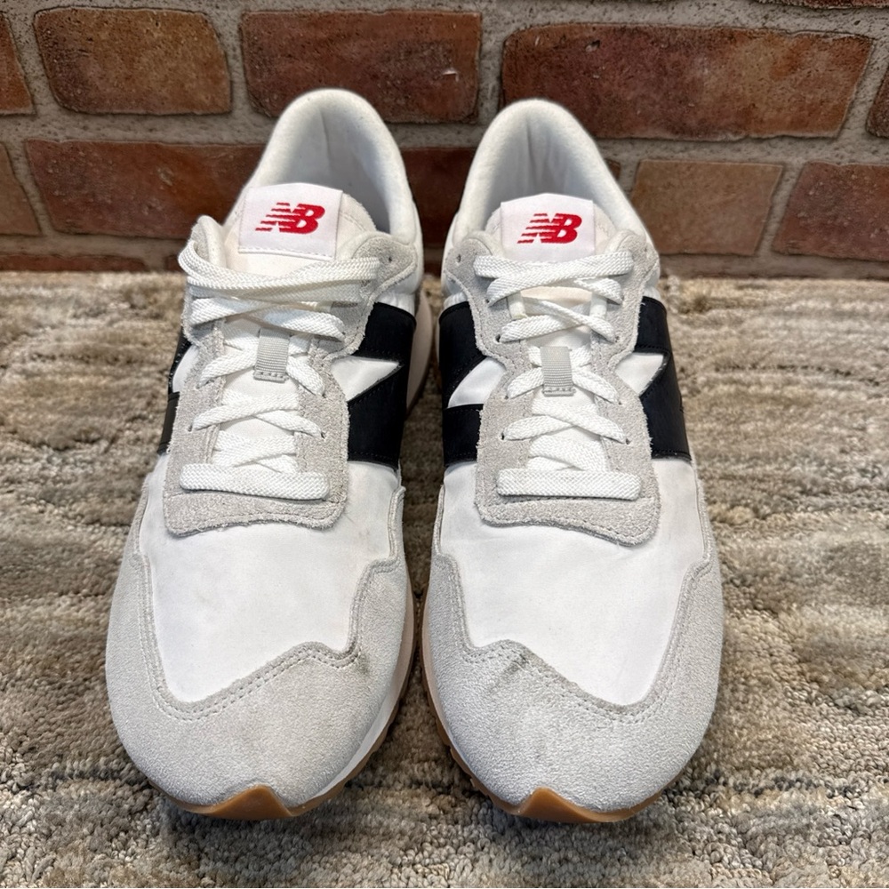 New Balance 327  White and Black Sneakers men’s Sz 11 D - Picture 2 of 12